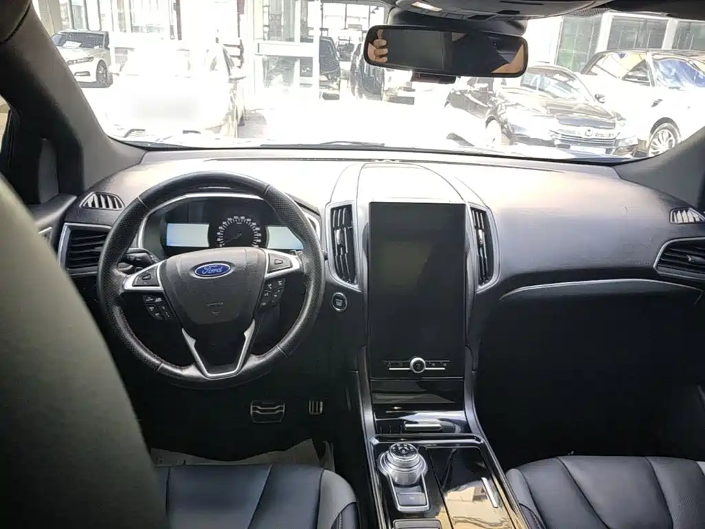 Ford Edge — миниатюра 10
