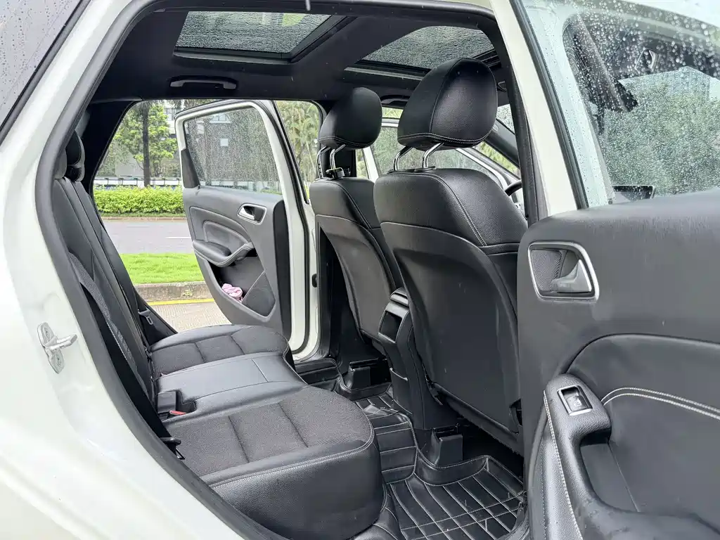 Mercedes-Benz B-Class — миниатюра 8