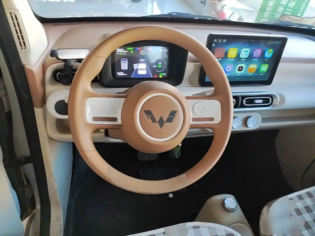 Wuling MINIEV — миниатюра 11