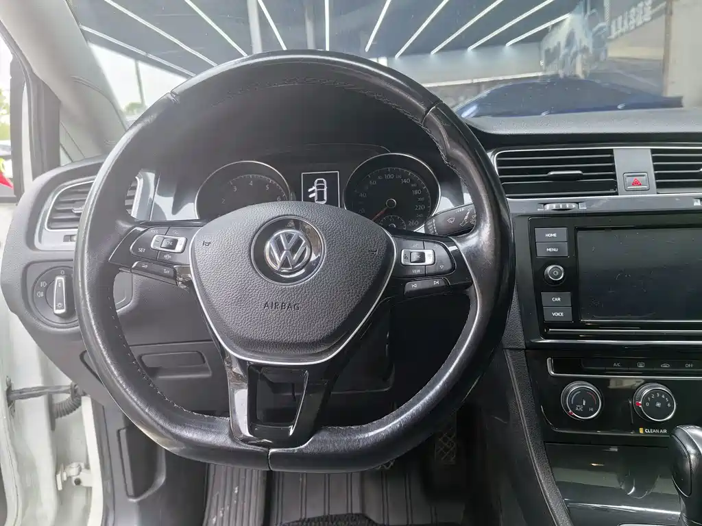 Volkswagen Golf — миниатюра 9