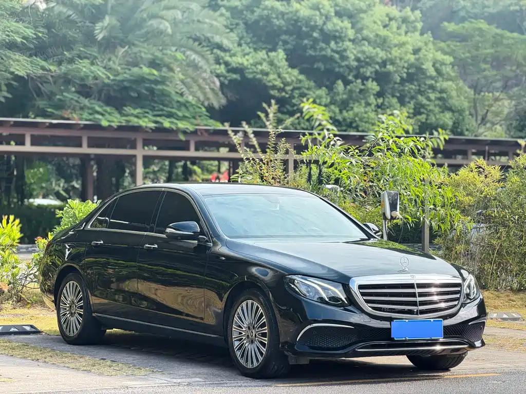 Mercedes-Benz E-Class — миниатюра 3