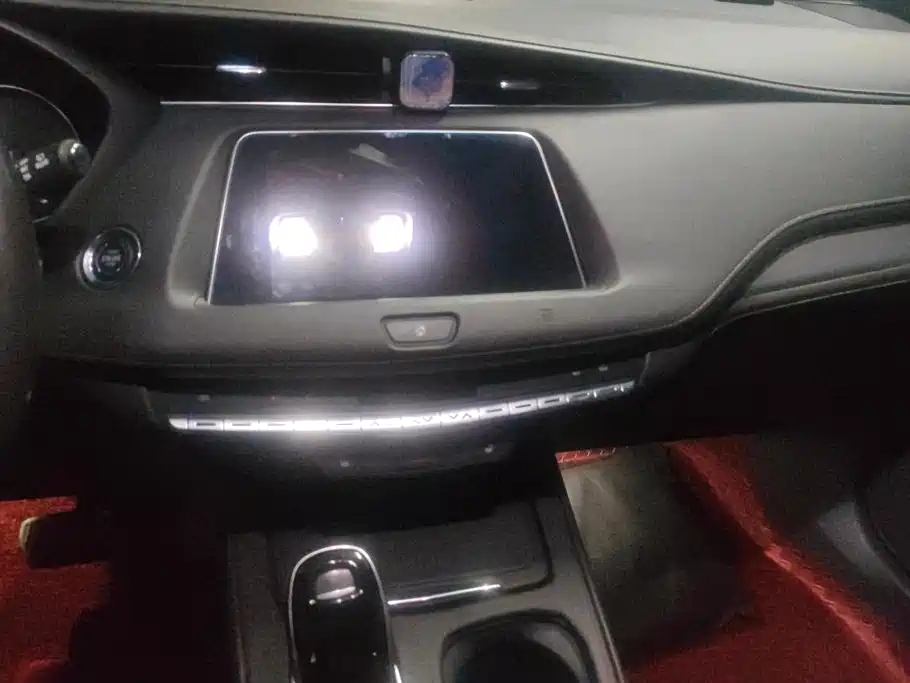 Cadillac XT4 — миниатюра 13