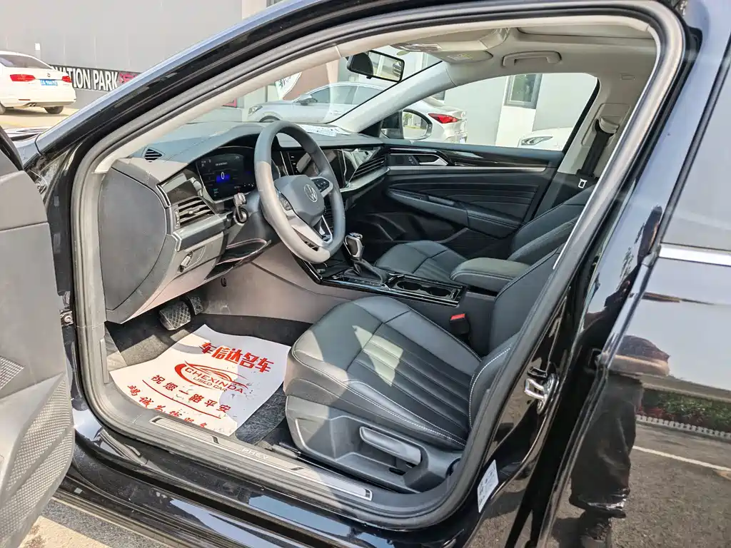 Volkswagen Passat PHEV — миниатюра 4