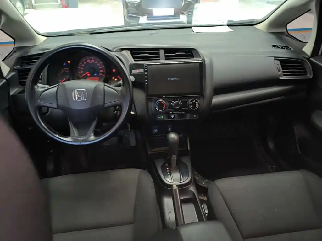 Honda Fit — миниатюра 10