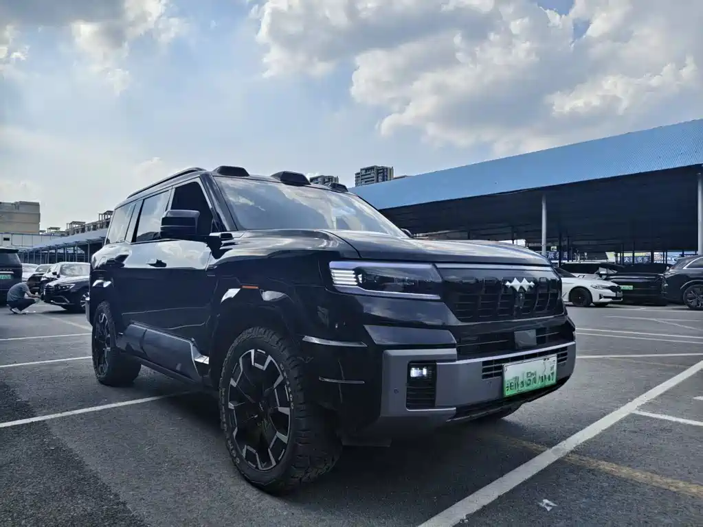 Fangchengbao Leopard 8 8 2025 Flagship 7 мест