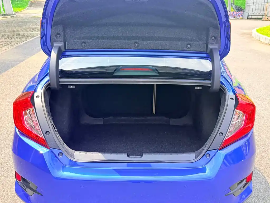 Honda Civic — миниатюра 9