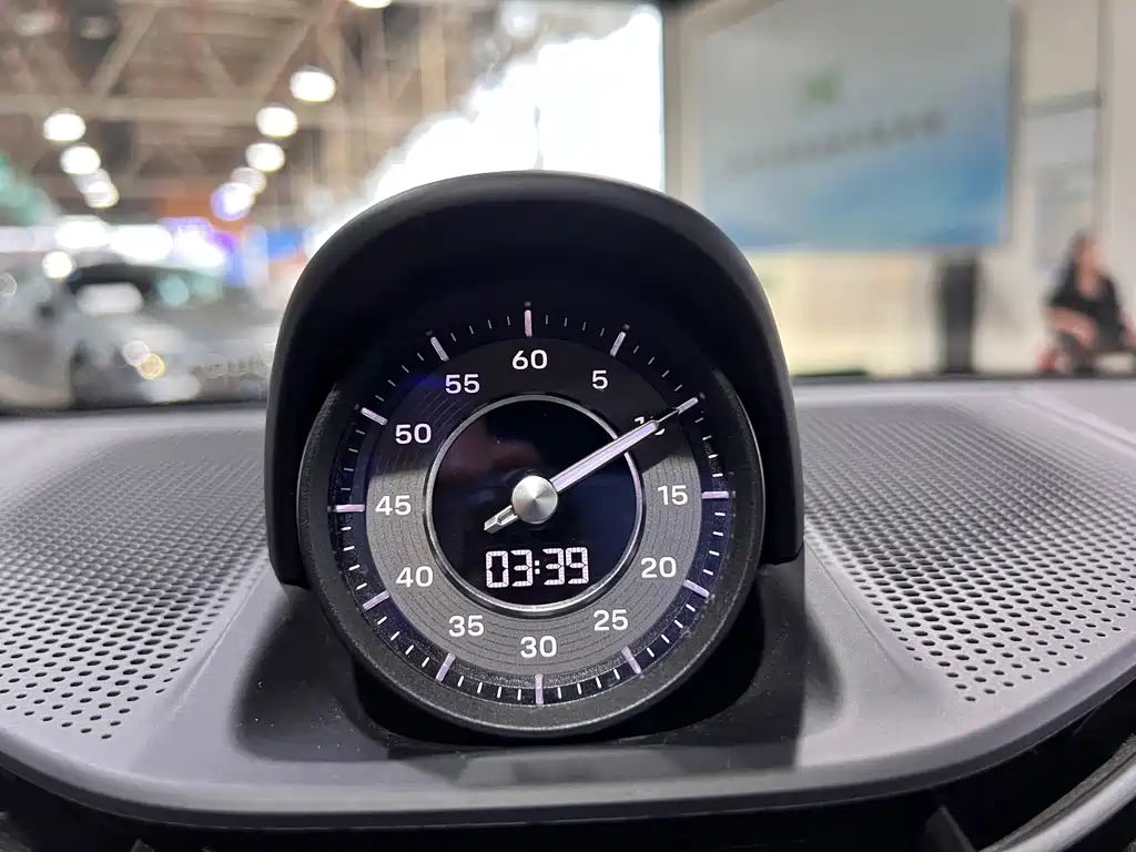 Porsche Taycan — миниатюра 12