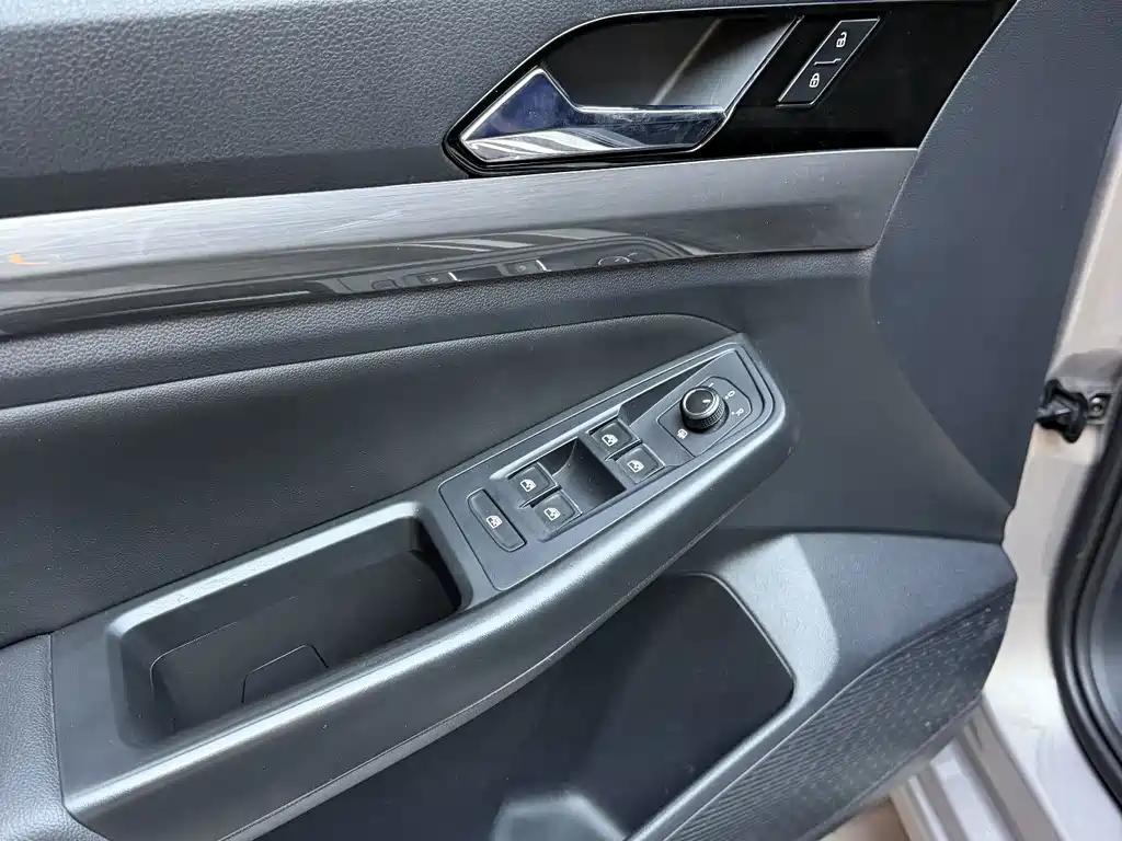 Volkswagen Bora — миниатюра 12
