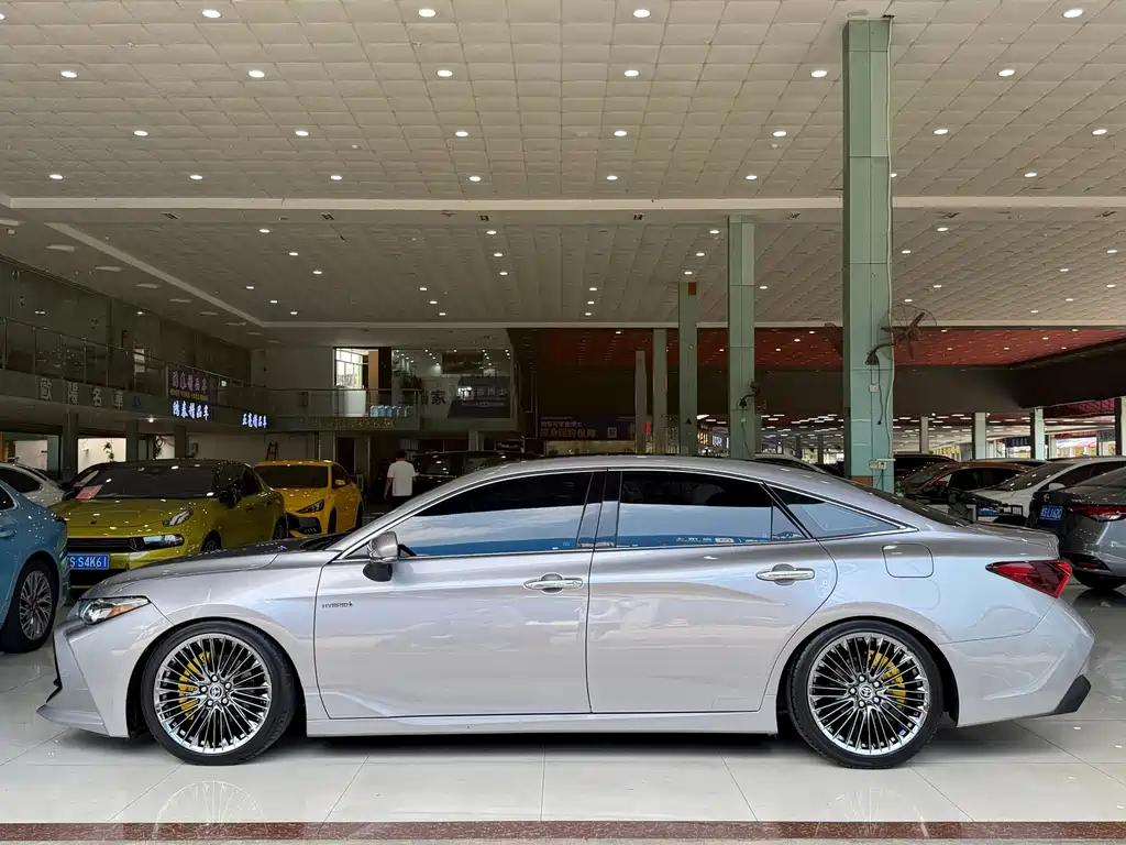 Toyota Avalon — миниатюра 11