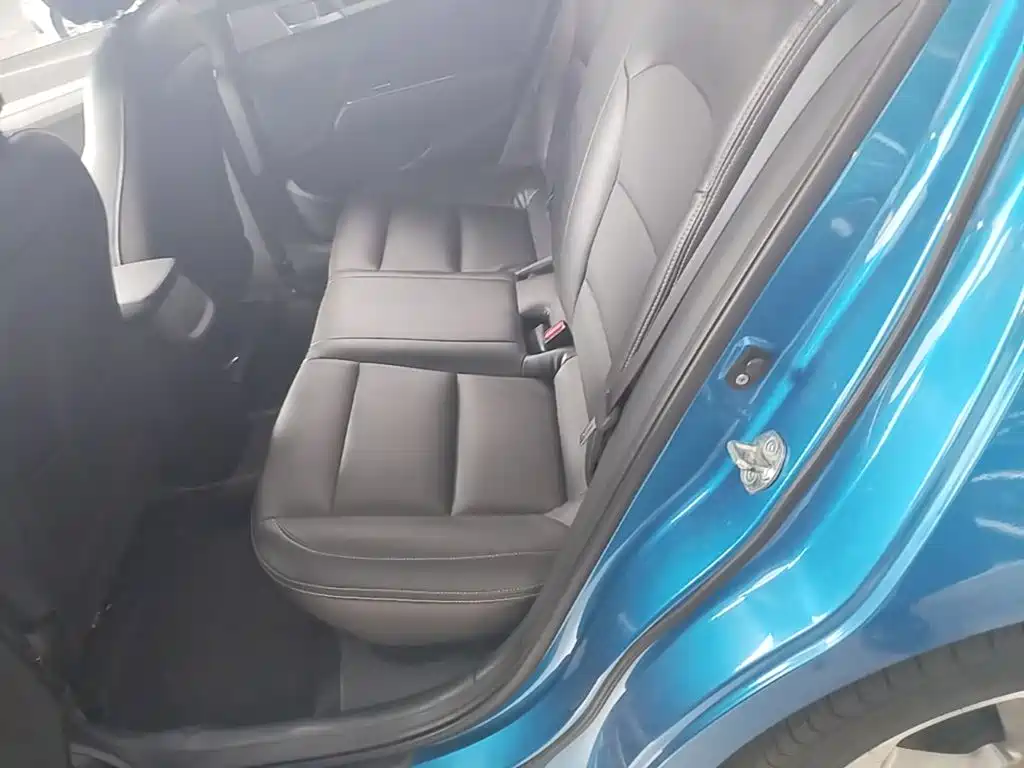Hyundai Elantra — миниатюра 17