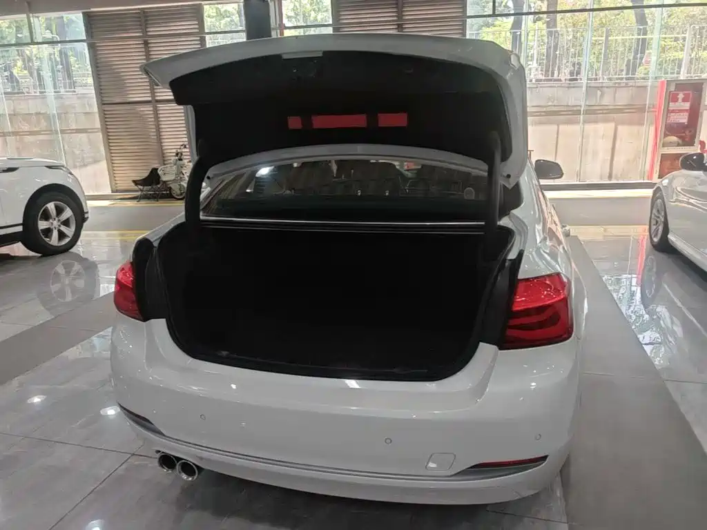 BMW 3 Series — миниатюра 19