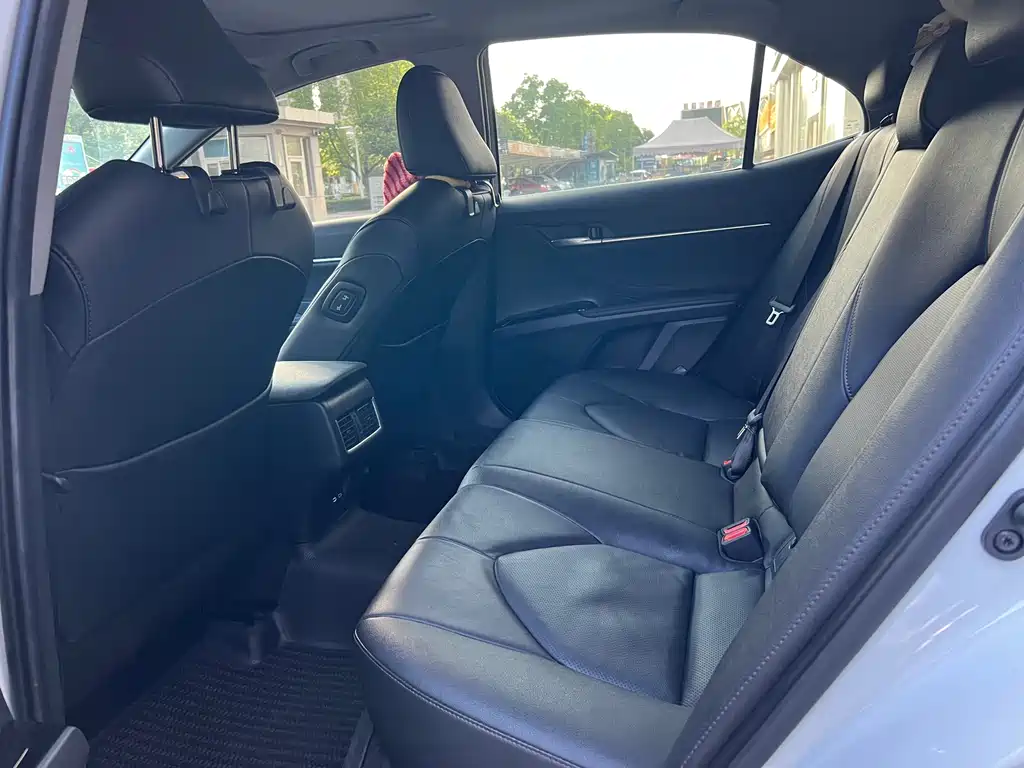 Toyota Camry 2023 2.0G Luxury