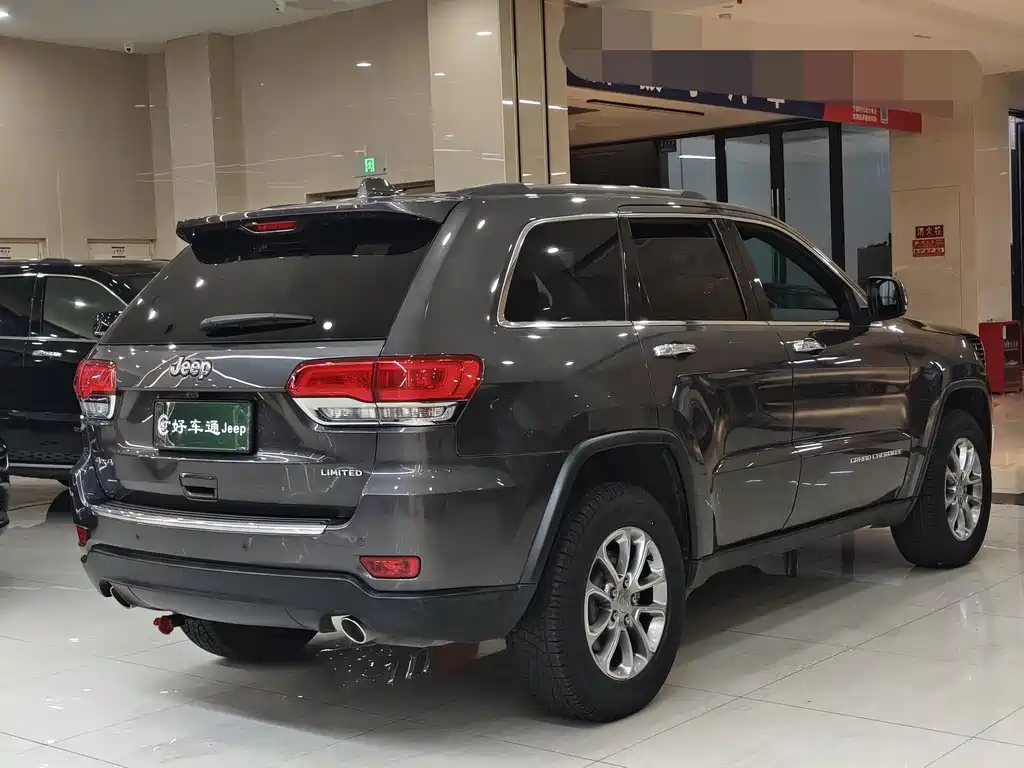 Jeep Grand Cherokee (Import) — миниатюра 17
