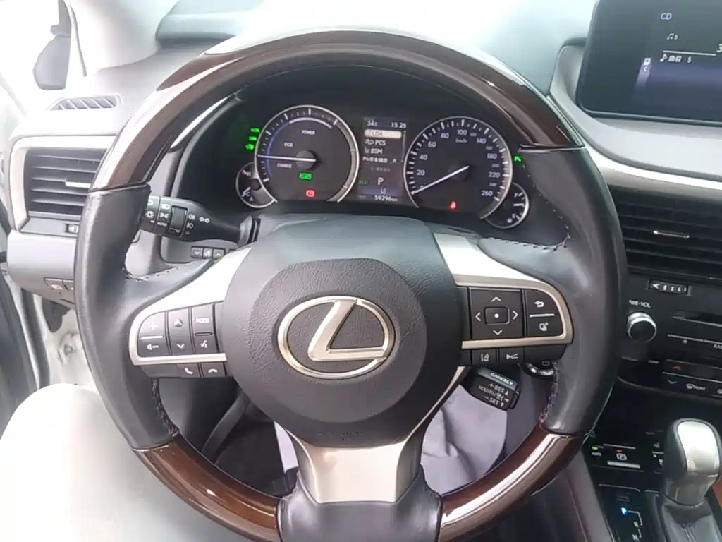 Lexus RX — миниатюра 7