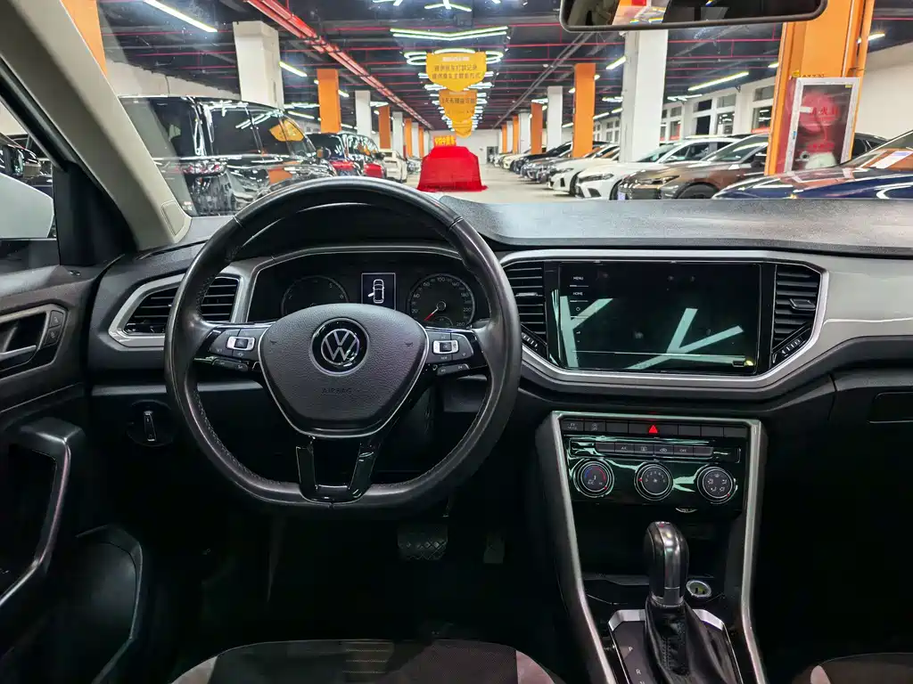 Volkswagen T-Roc — миниатюра 8