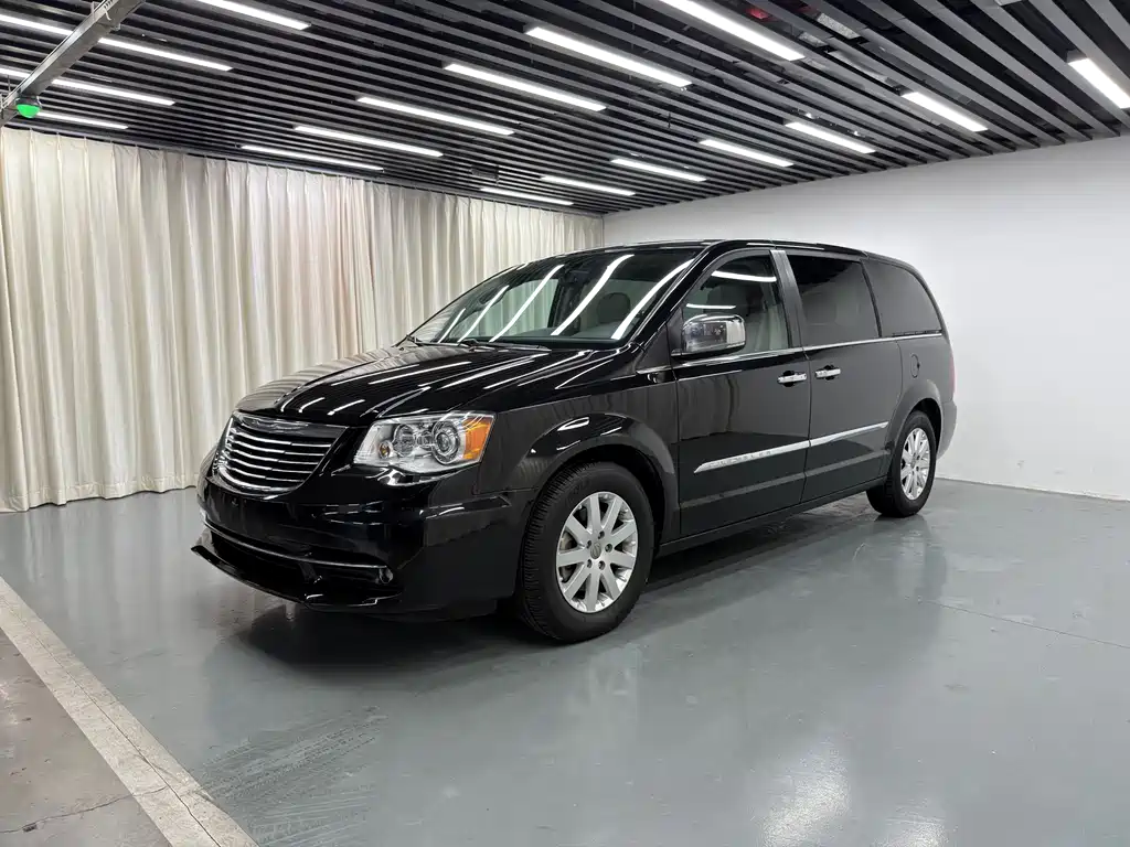 Chrysler Grand Voyager (Import) 2013