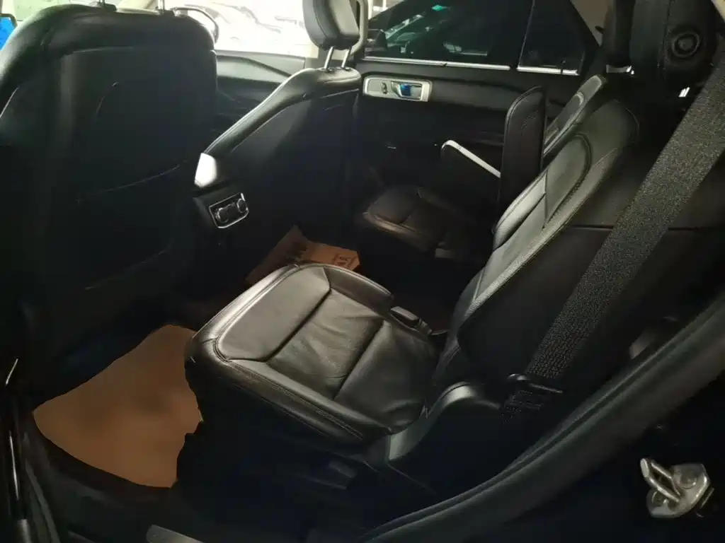 Ford Explorer — миниатюра 17