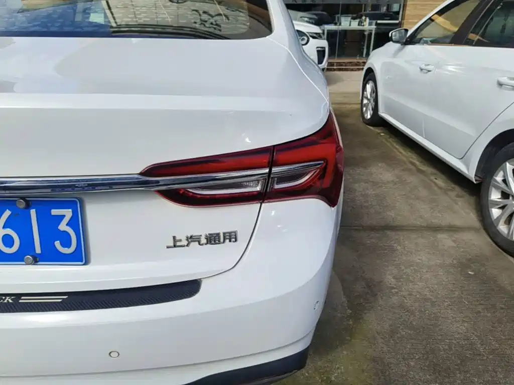 Buick Verano — миниатюра 8