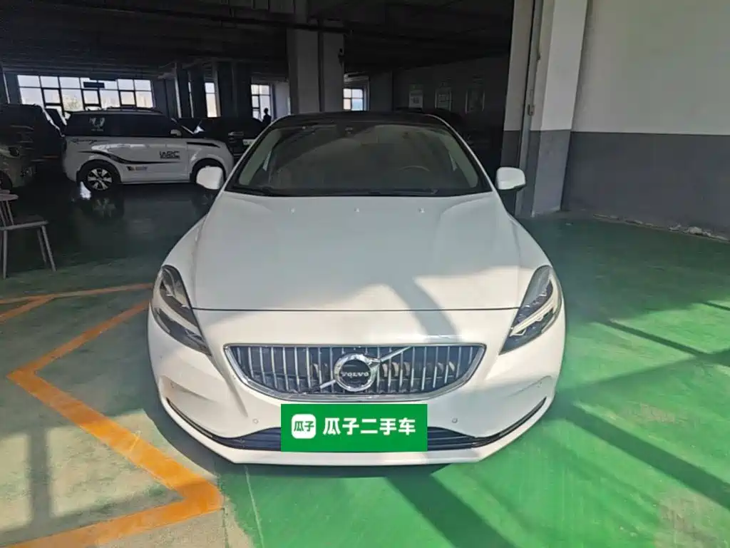 Volvo V40 — миниатюра 2