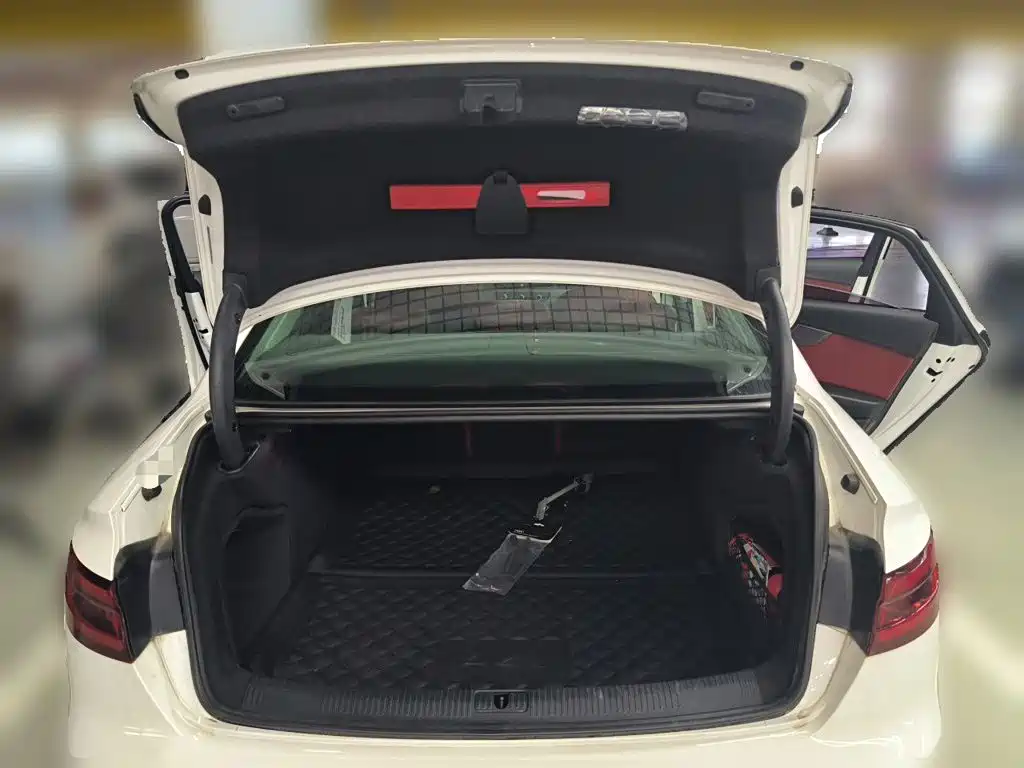 Audi A4L — миниатюра 8