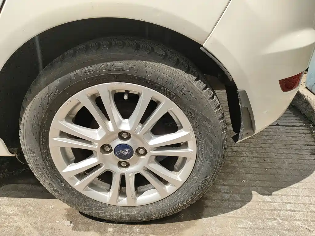 Ford Fiesta — миниатюра 8