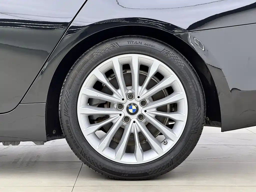 BMW 5 SERIES NEW ENERGY