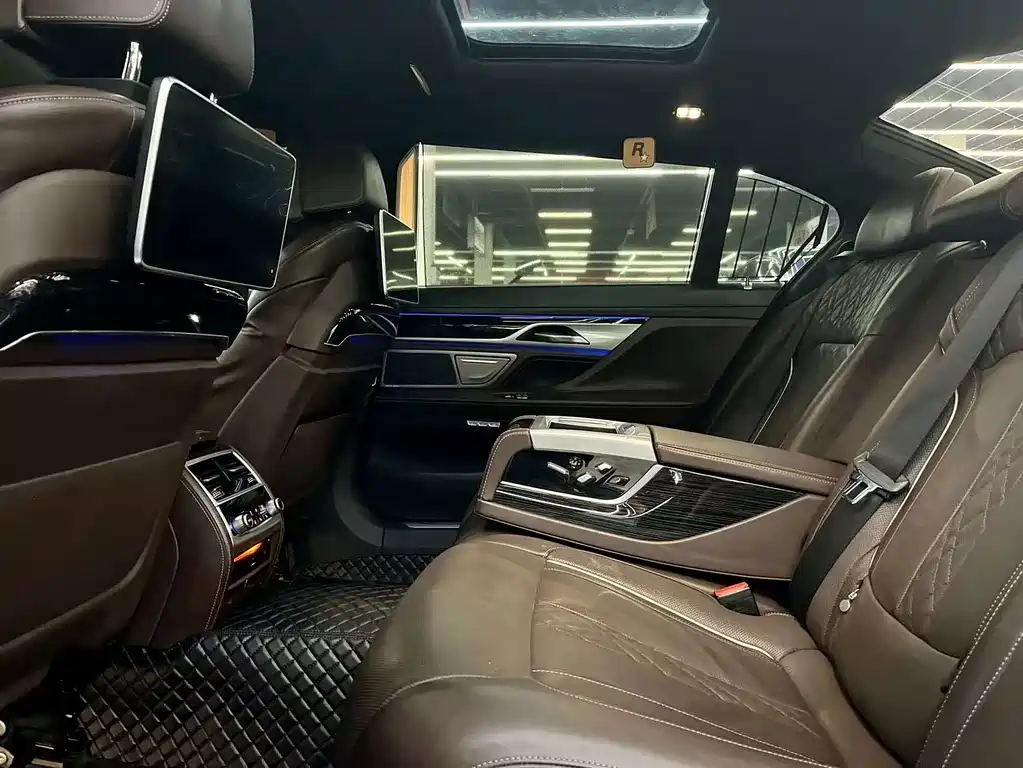 BMW 7 Series 7 2018 740Li xDrive Premium M Sport