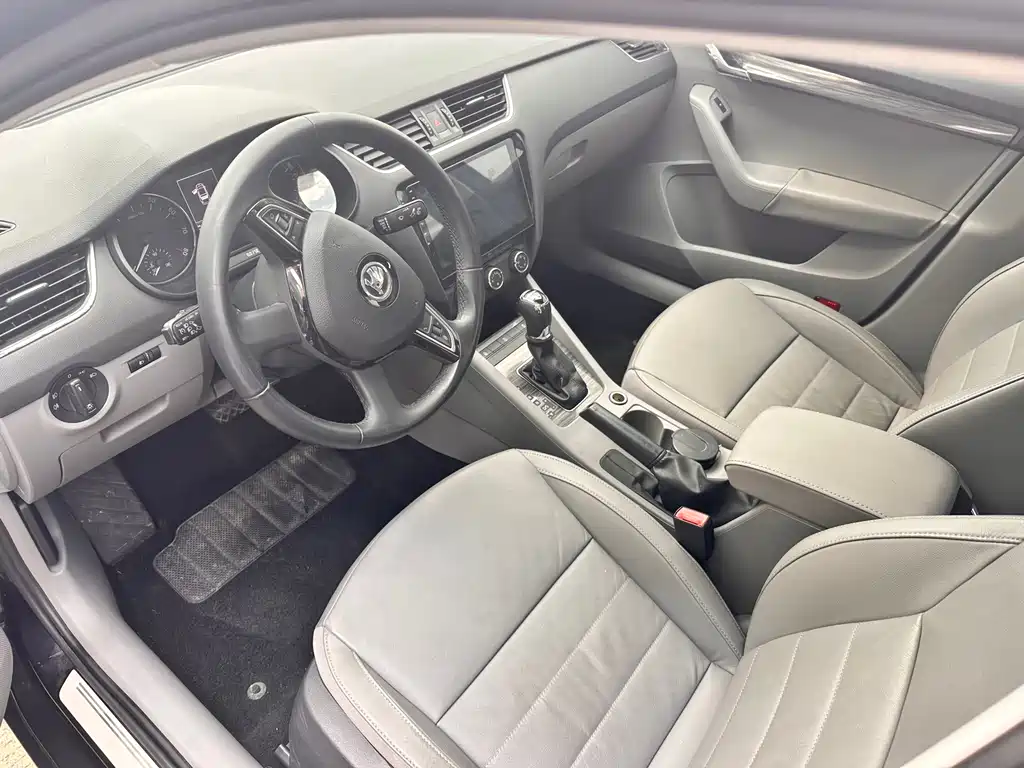 Skoda Octavia — миниатюра 8