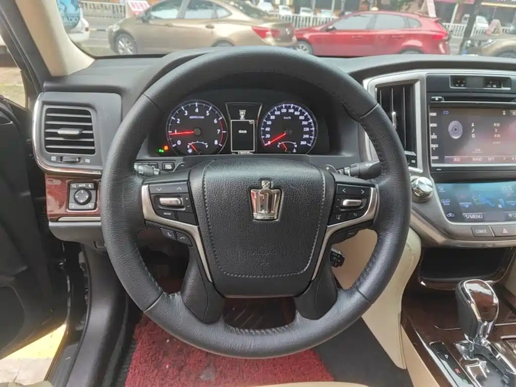 Toyota Crown — миниатюра 11