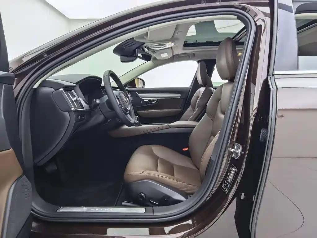 Volvo S90 — миниатюра 19
