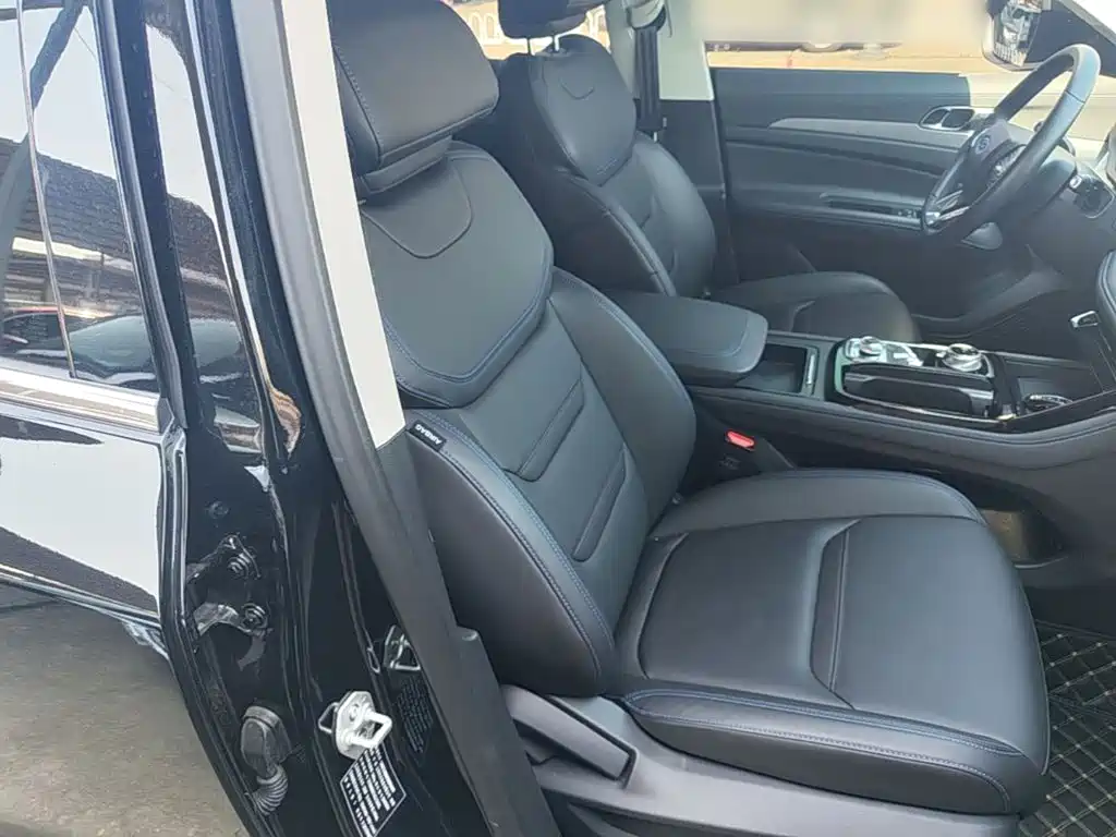 Ford Equator Sport — миниатюра 25