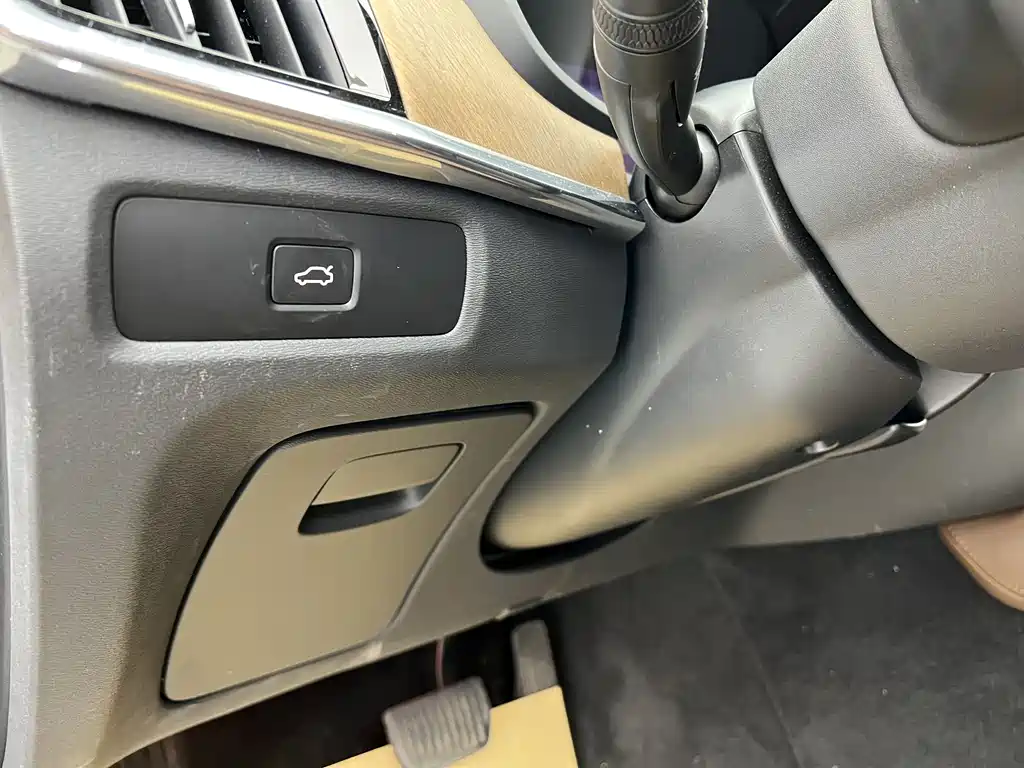 Volvo S90 2024 B5 Luxury