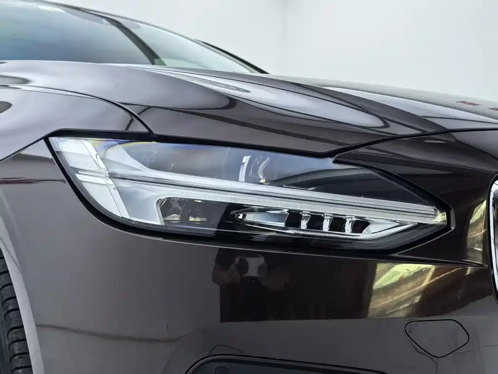 Volvo S90 — миниатюра 4