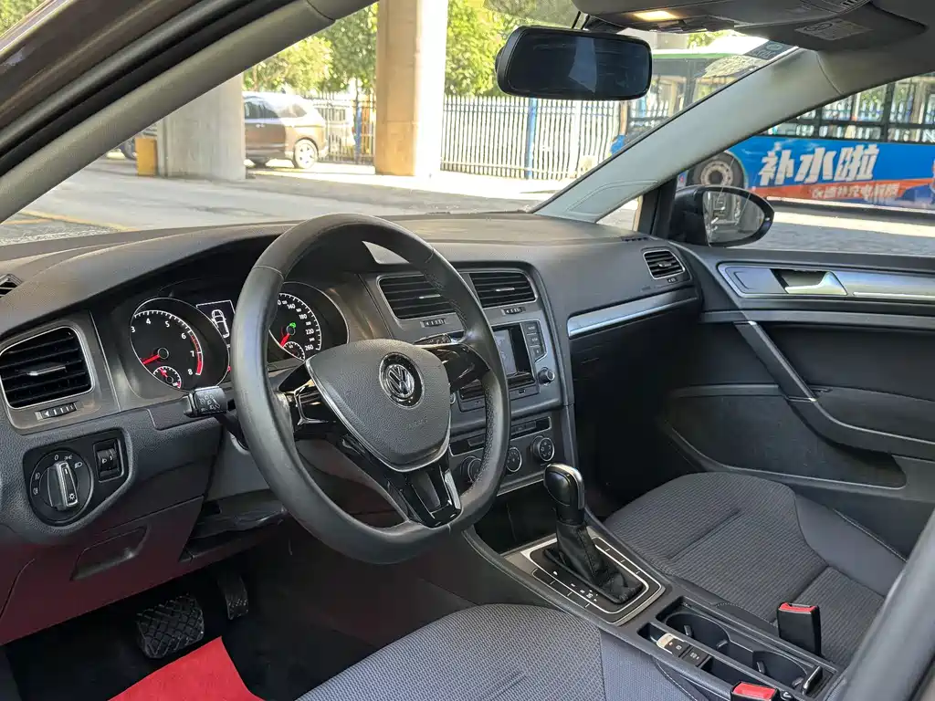 Volkswagen Golf — миниатюра 9