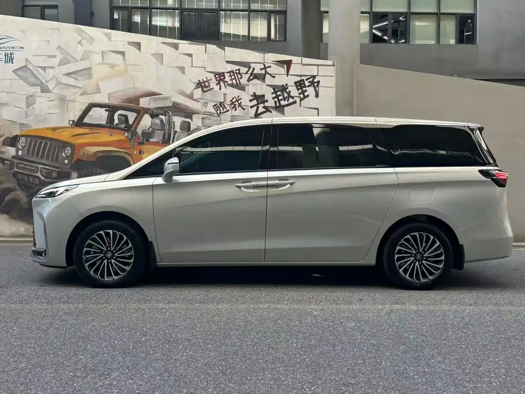 Buick GL8 Hybrid — миниатюра 3