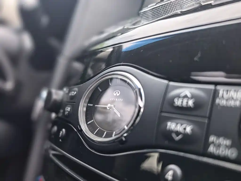Infiniti QX70 — миниатюра 11
