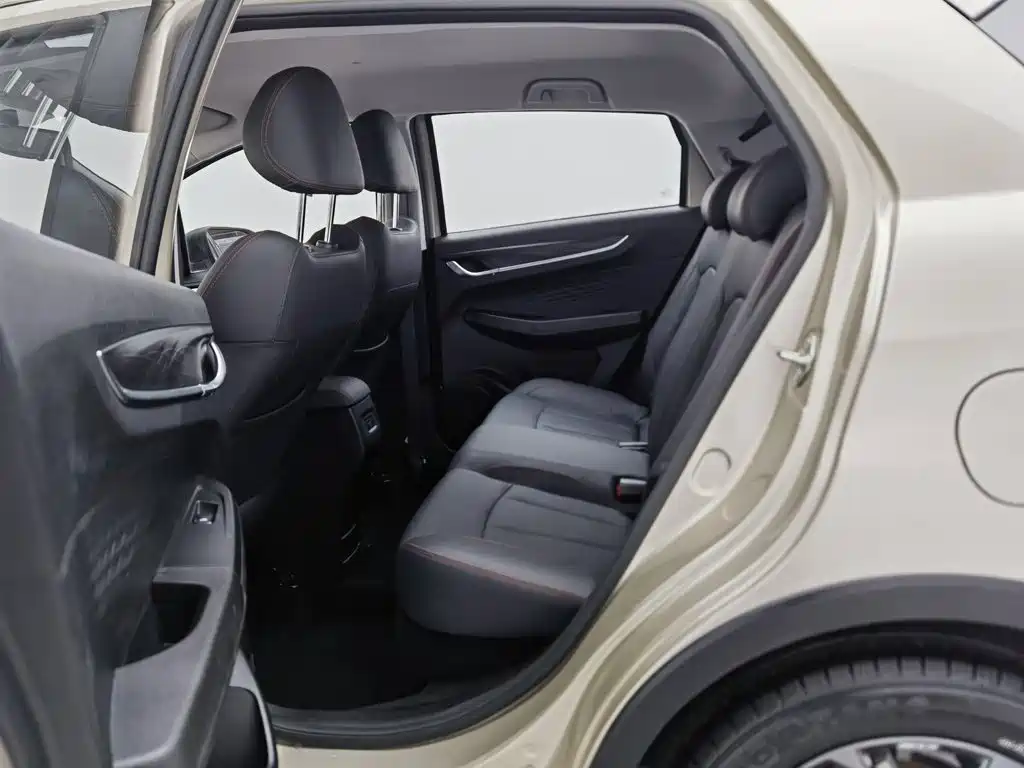 Geely Vision X3 — миниатюра 15