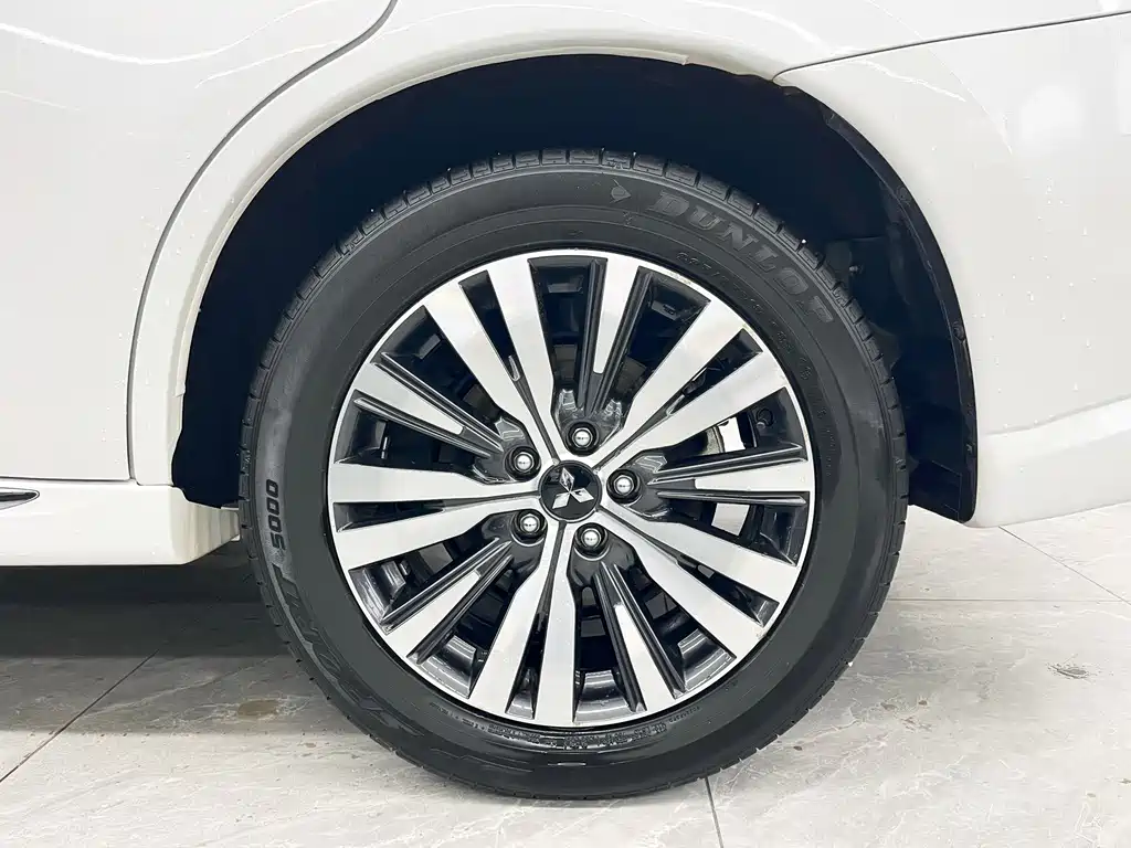 Mitsubishi Outlander — миниатюра 21