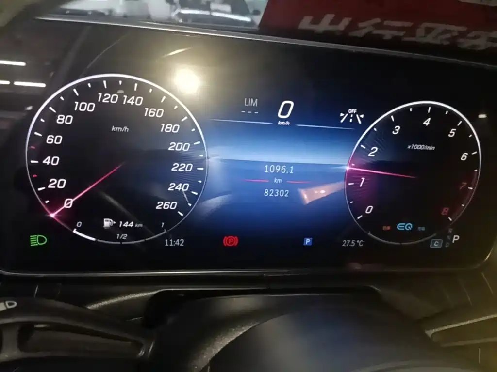 Mercedes-Benz C-Class — миниатюра 12