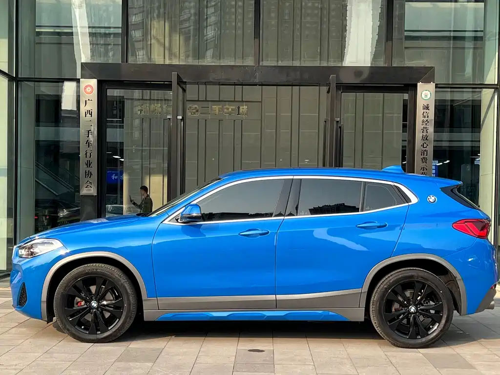 BMW X2