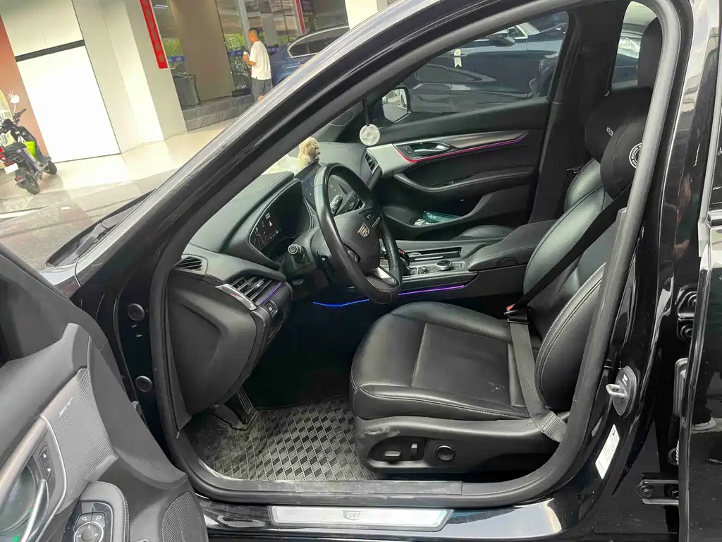 Cadillac CT5 — миниатюра 7