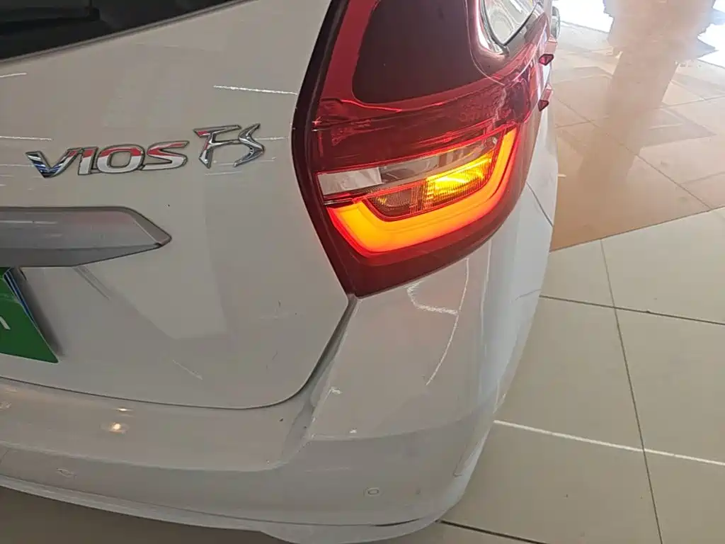 Toyota Vios FS — миниатюра 8