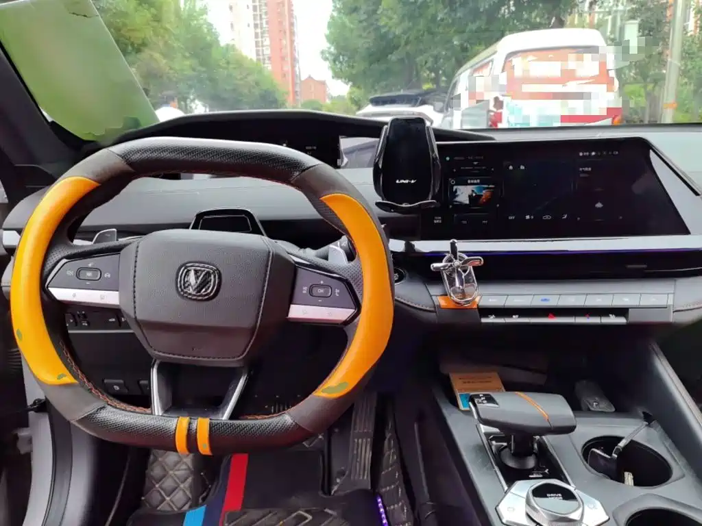 Changan UNI-V — миниатюра 3