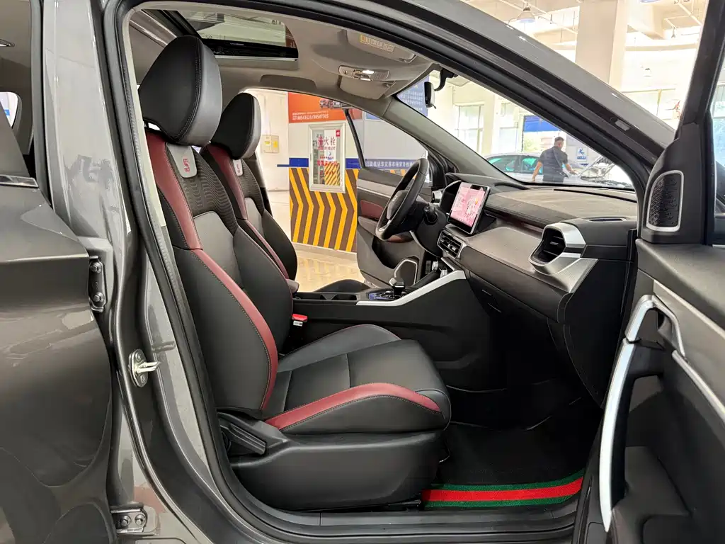 Geely Binyue — миниатюра 11