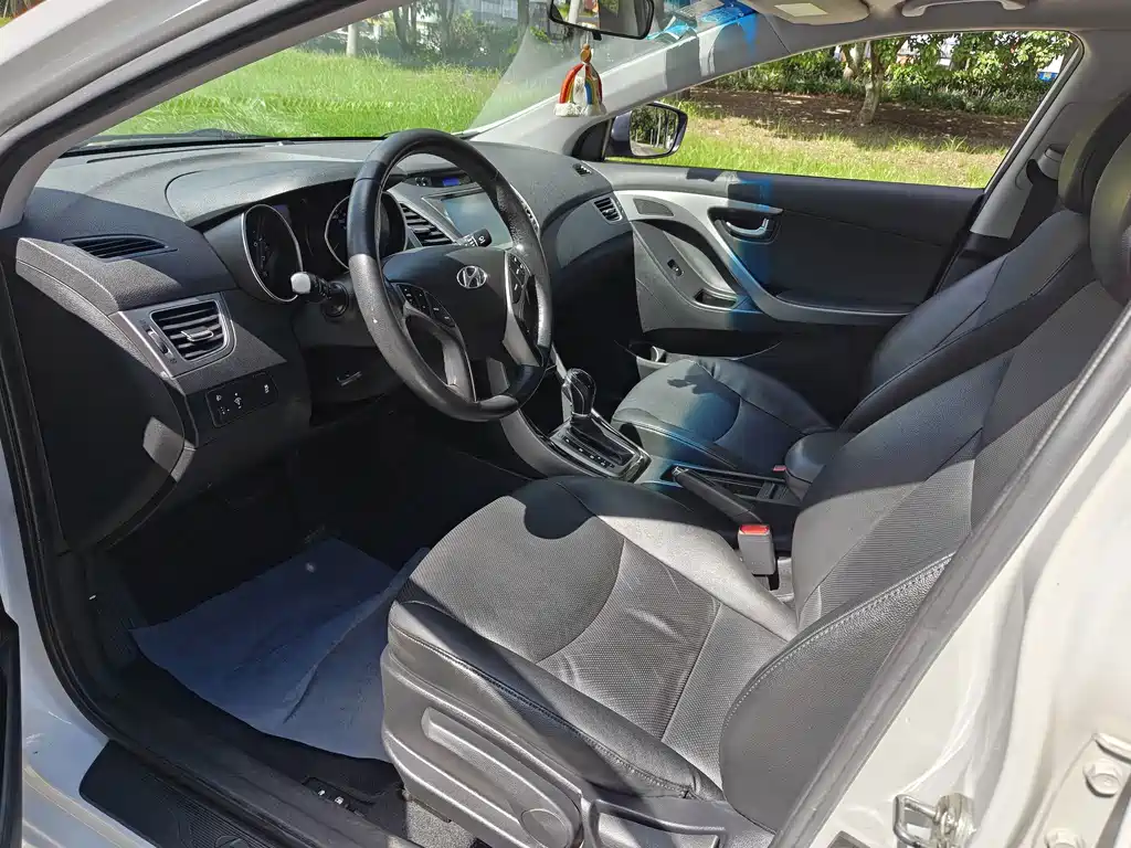 Hyundai Elantra Langdong — миниатюра 6
