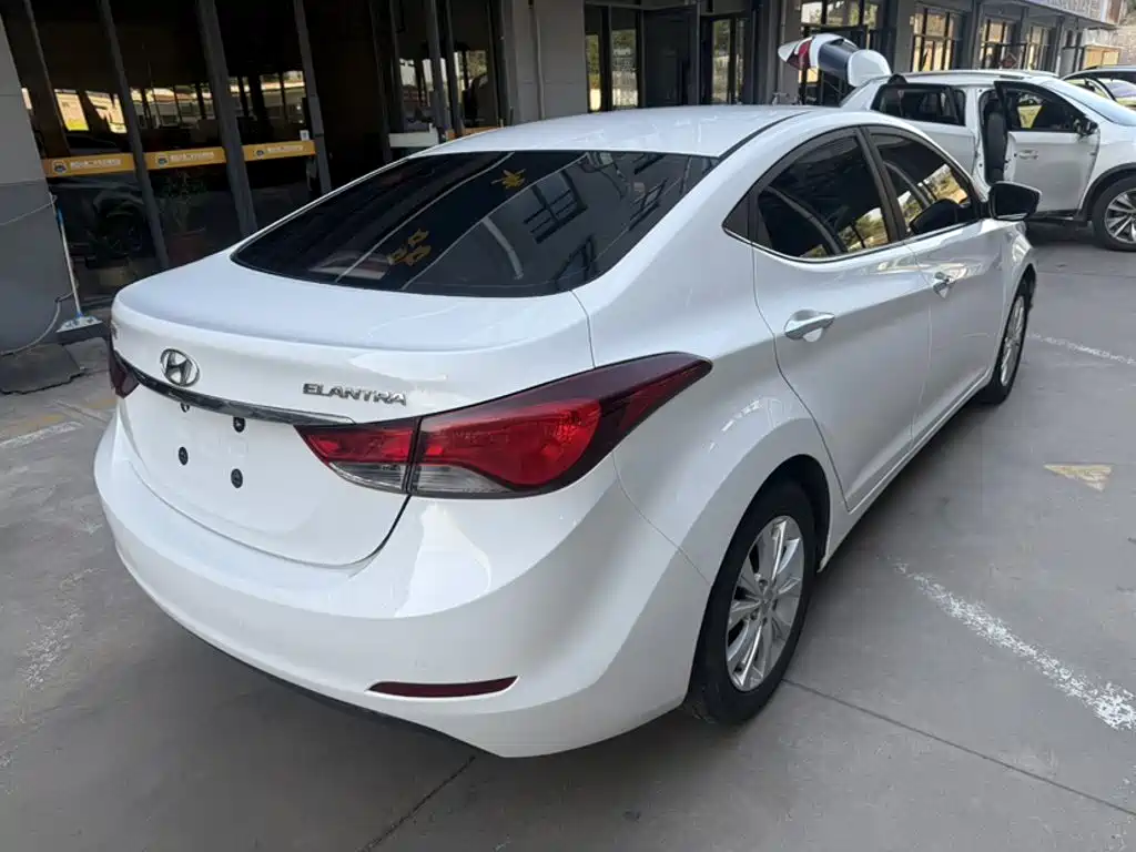 Hyundai Elantra Langdong — миниатюра 22
