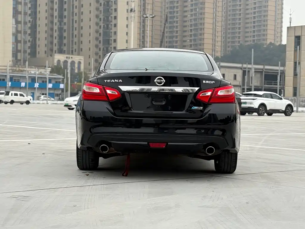 Nissan Teana — миниатюра 5