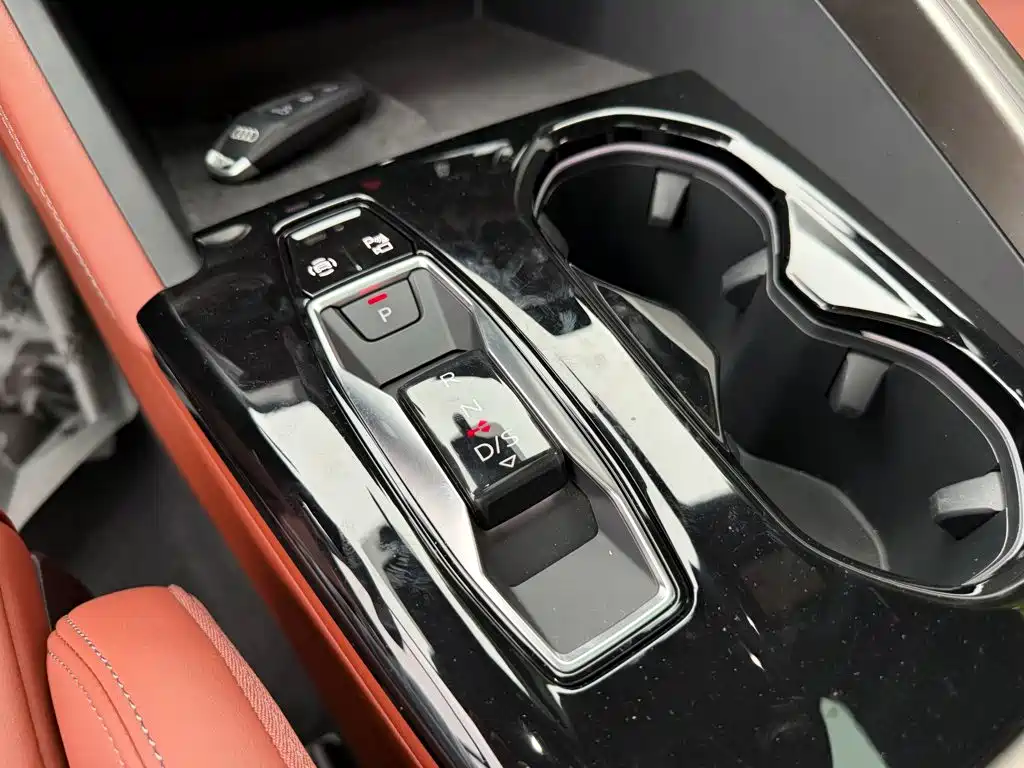 Audi Q5L — миниатюра 9