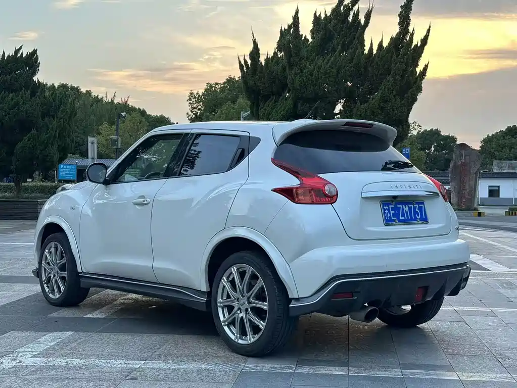 Infiniti ESQ — миниатюра 6