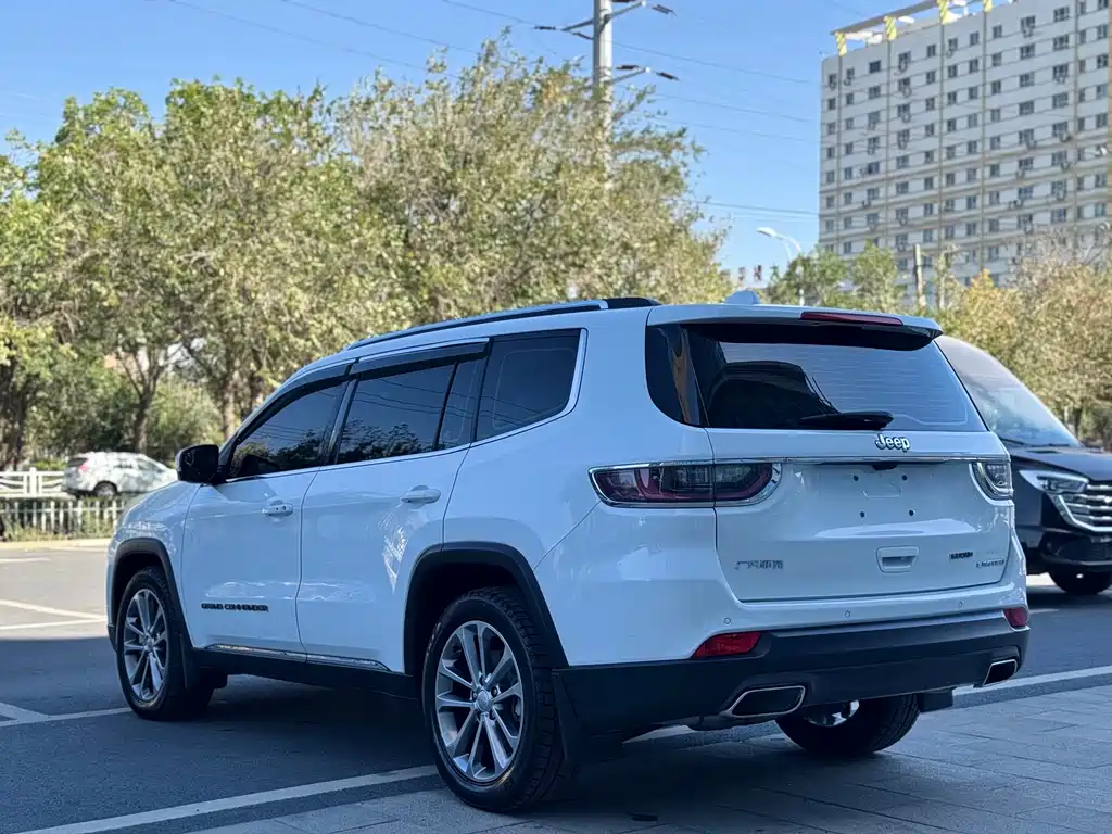 Jeep Grand Commander — миниатюра 12